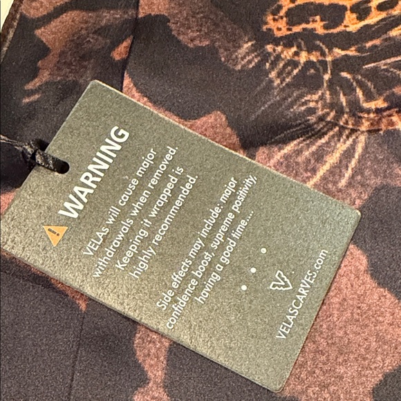 VELA NWT Original Square Hijab Leopard Print Scarf - Picture 2 of 4
